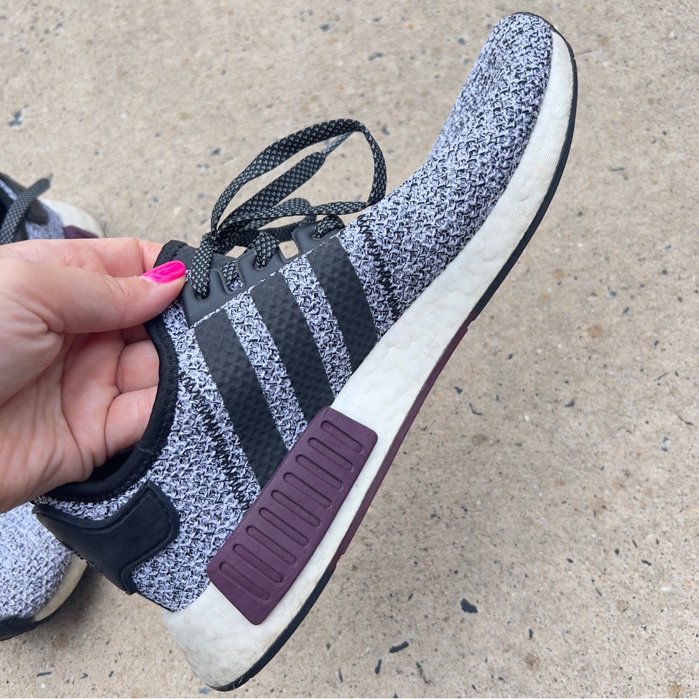 Men’s Champs Sports x NMD_R1 'Champs' | 10.5 - Picture 10 of 10